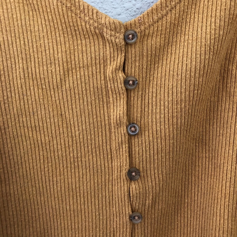 American Eagle Mustard Yellow Ribbed Crop Top - Picture 2 of 5